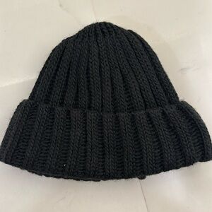 H & M black beanie
